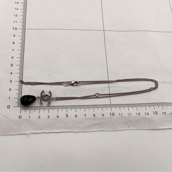 Authentic Chanel Gunmetal CC Logo Necklace Black Teardrop Pendant full inclusion - Picture 4 of 5